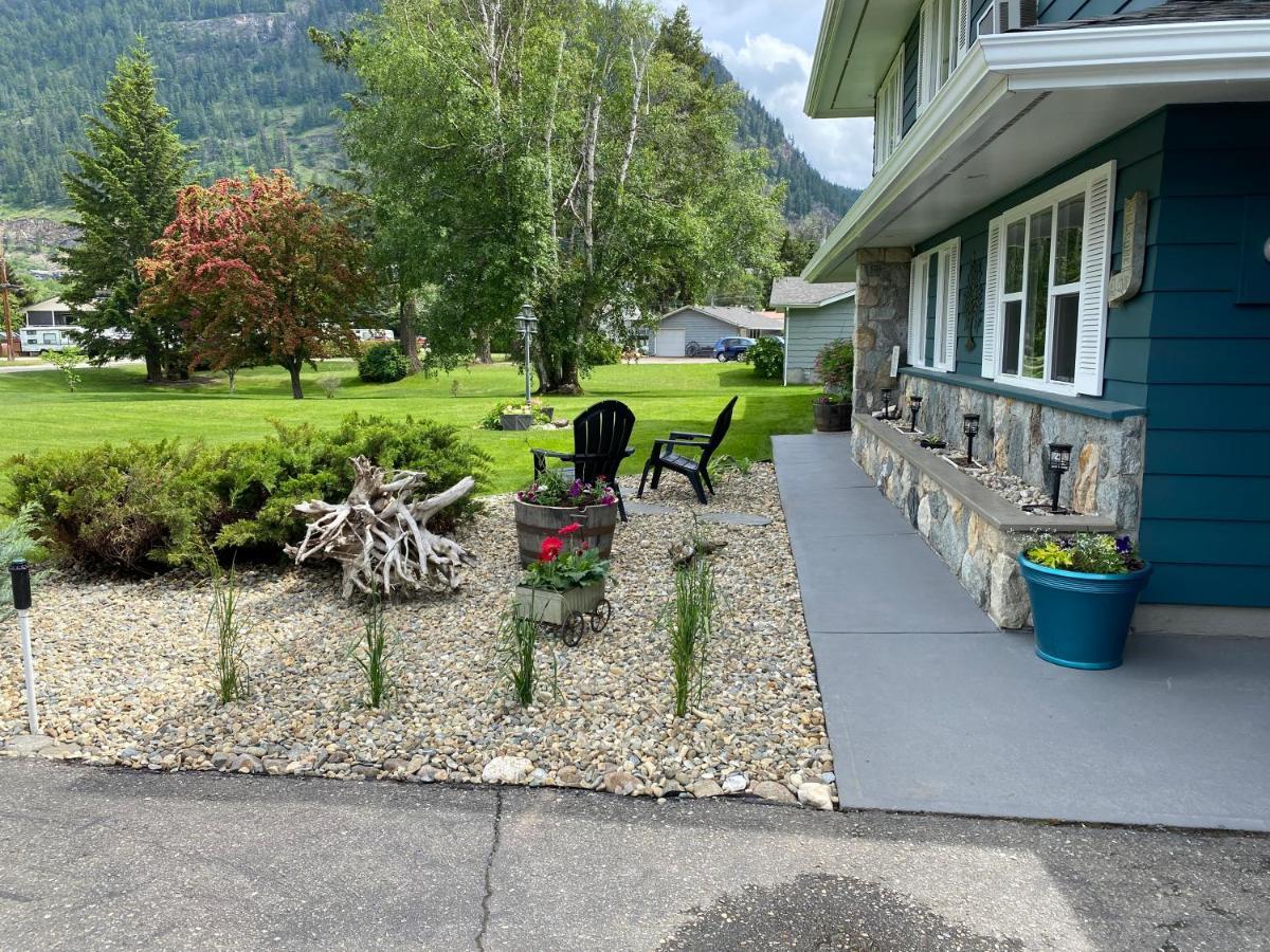 Sunny Shuswap B&B Chase Екстериор снимка