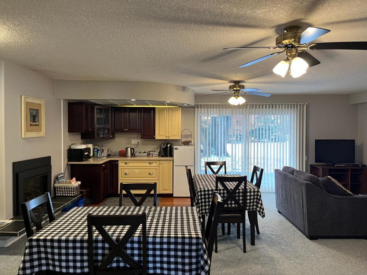 Sunny Shuswap B&B Chase Екстериор снимка