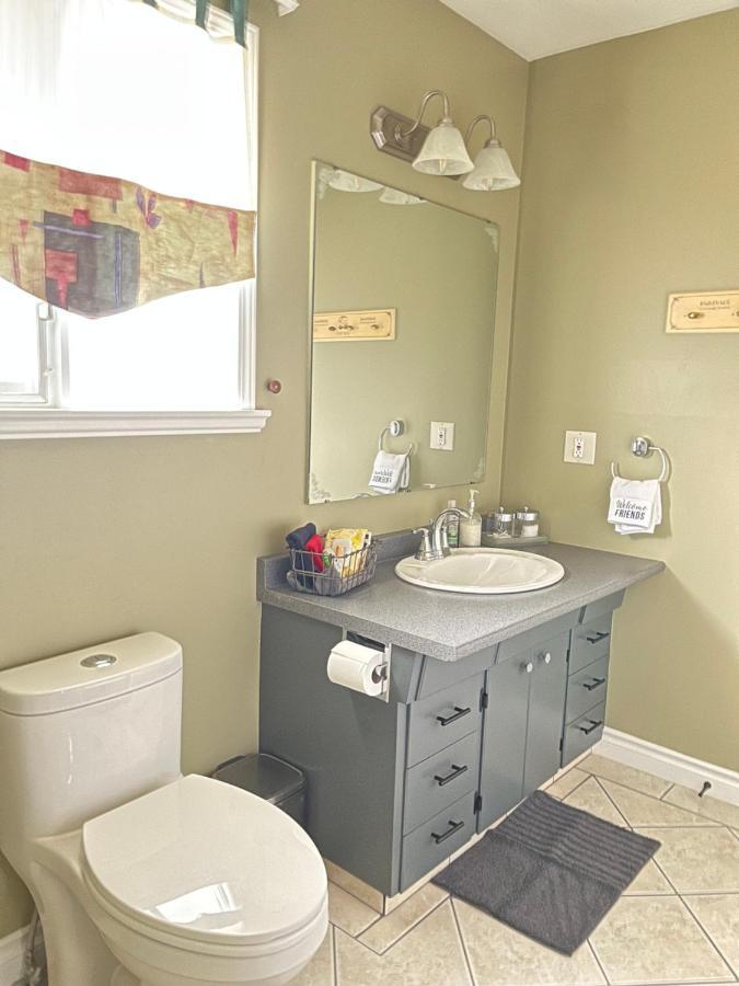Sunny Shuswap B&B Chase Екстериор снимка