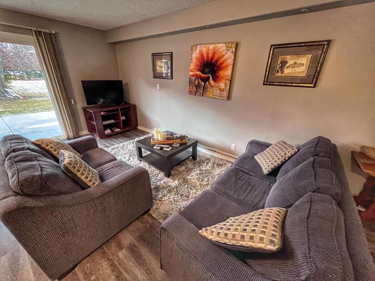 Sunny Shuswap B&B Chase Екстериор снимка
