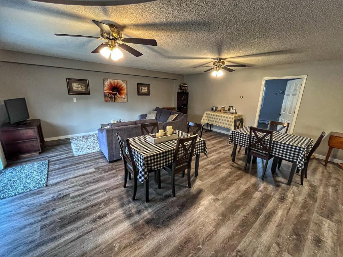 Sunny Shuswap B&B Chase Екстериор снимка