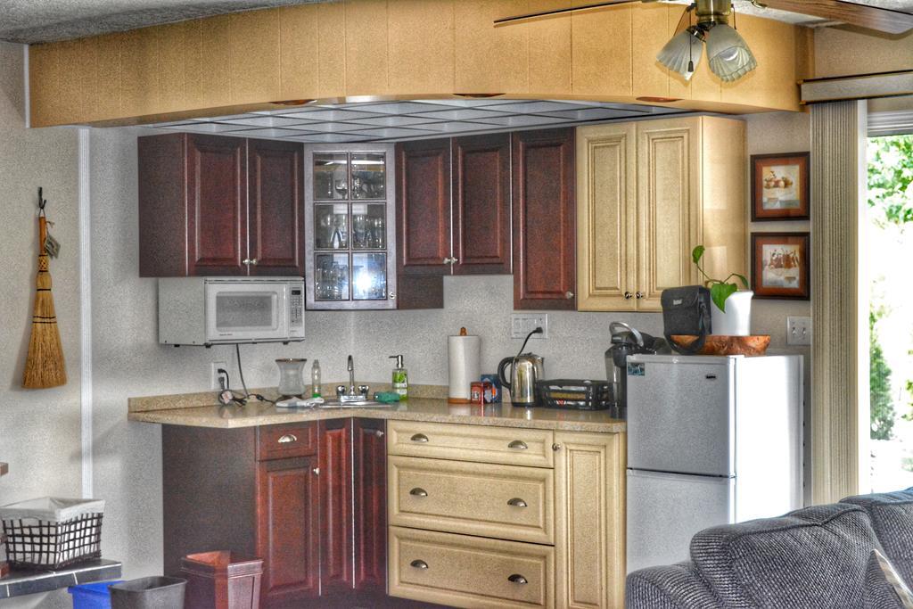Sunny Shuswap B&B Chase Екстериор снимка